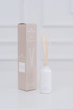 Load image into Gallery viewer, peppermint eucalyptus // reed diffuser
