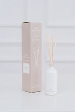 Load image into Gallery viewer, mahogany shea // reed diffuser
