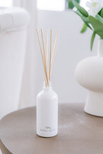 Load image into Gallery viewer, peppermint eucalyptus // reed diffuser
